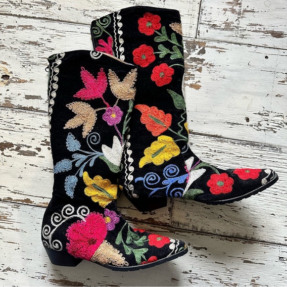 Erkan Demir Artemis Embroidered Floral Boots Size 41 or 9.5 LIKE NEW - Picture 1 of 9